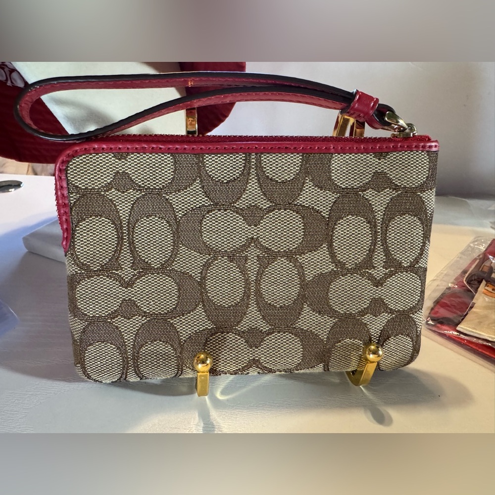 Coach Tan and Red Signature Wristlet and a Coach bucket hat NWT - Picture 9 of 13